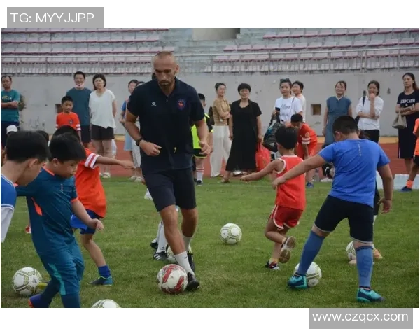 南京足球队在足球团队协作排行榜中荣获第八名展现出强大团队精神与默契配合